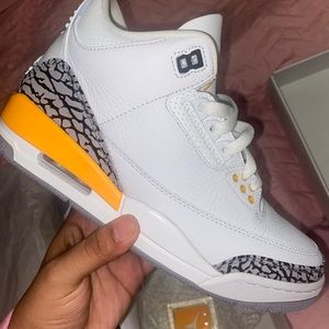 Women’s Air Jordan 3 “laser orange” size 7